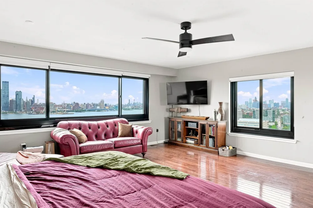 530 GREGORY AVE Weehawken, NJ 07086