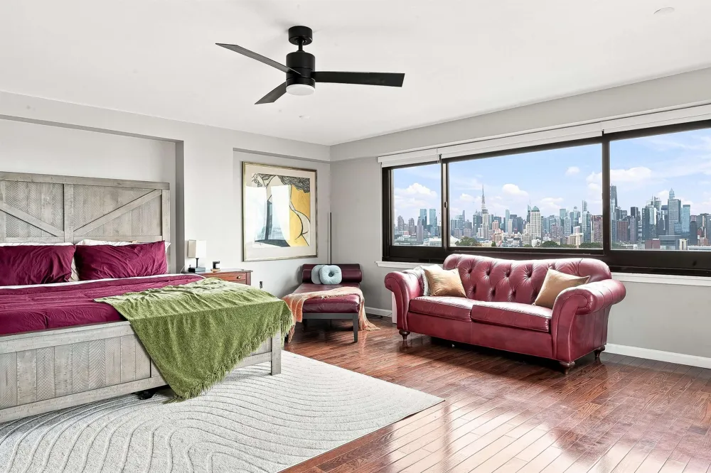 530 GREGORY AVE Weehawken, NJ 07086