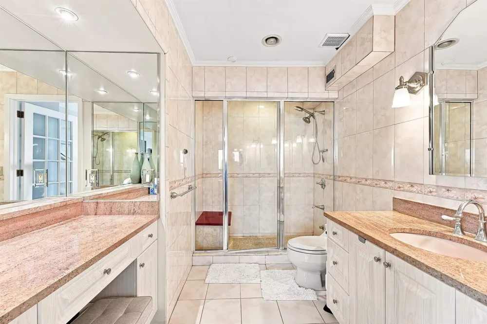 530 GREGORY AVE Weehawken, NJ 07086