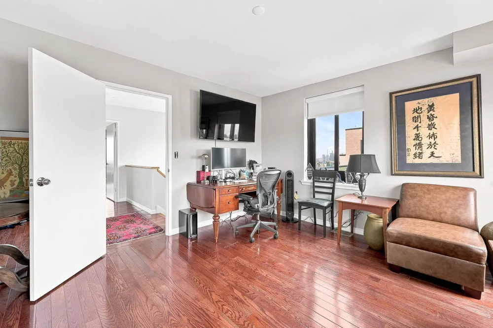 530 GREGORY AVE Weehawken, NJ 07086