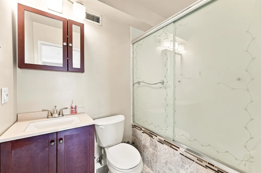 530 GREGORY AVE Weehawken, NJ 07086