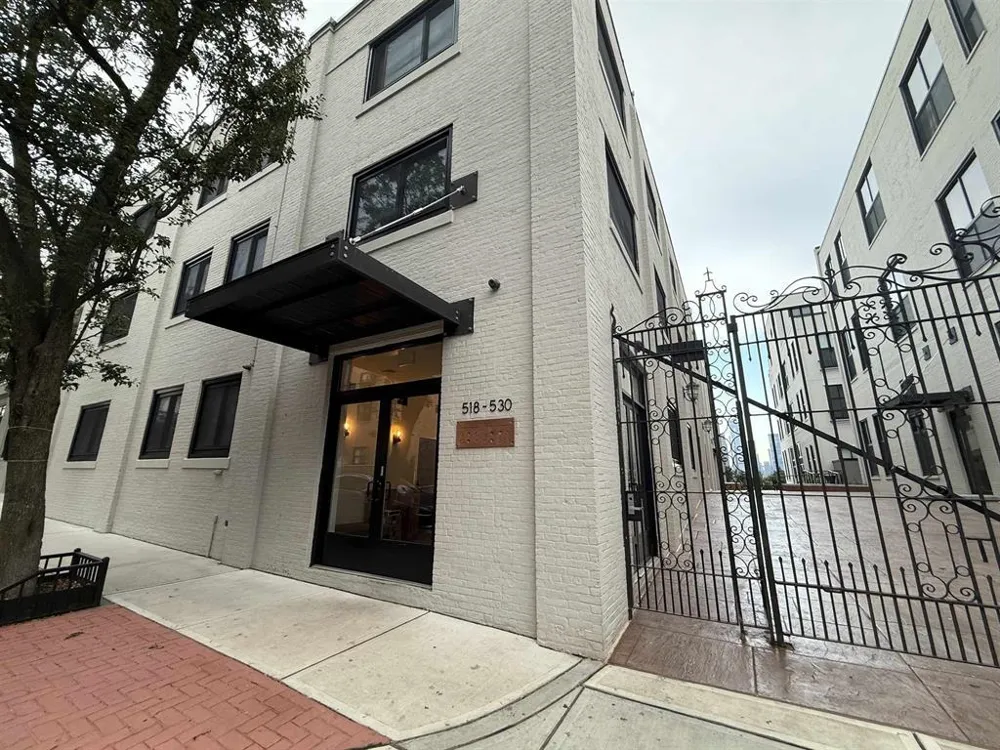 530 GREGORY AVE Weehawken, NJ 07086
