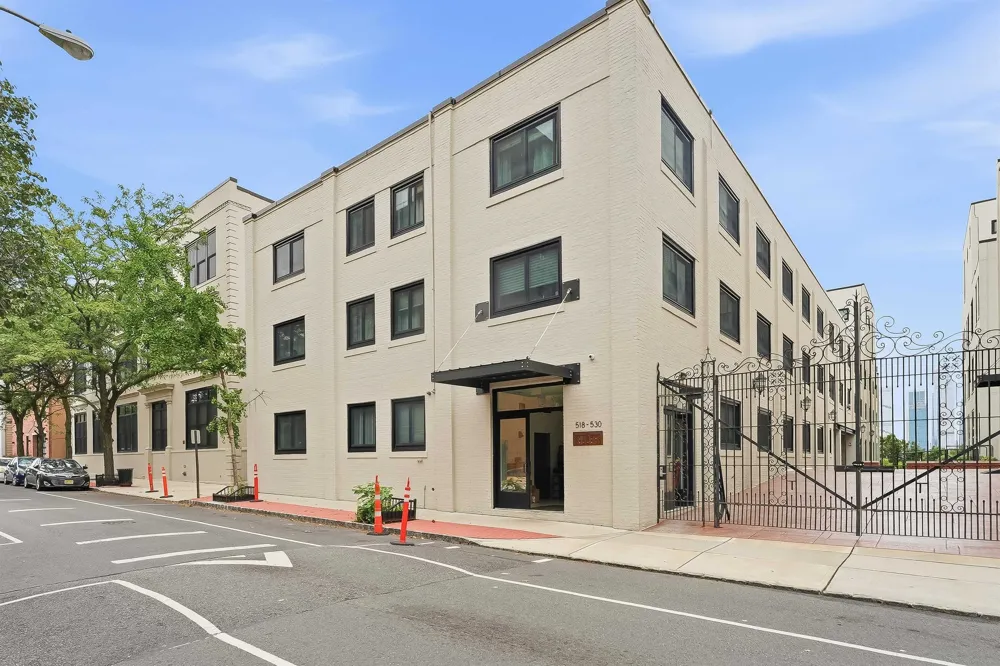 530 GREGORY AVE Weehawken, NJ 07086
