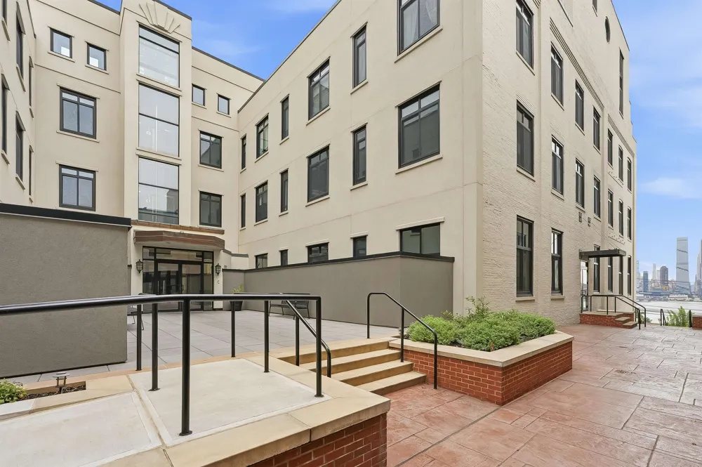 530 GREGORY AVE Weehawken, NJ 07086