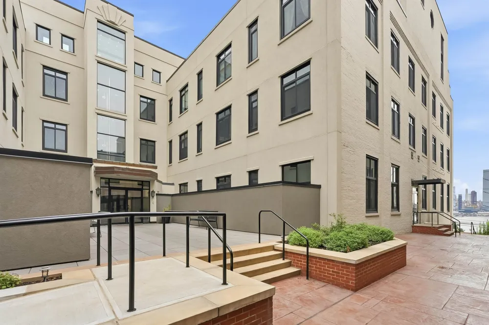 530 GREGORY AVE Weehawken, NJ 07086
