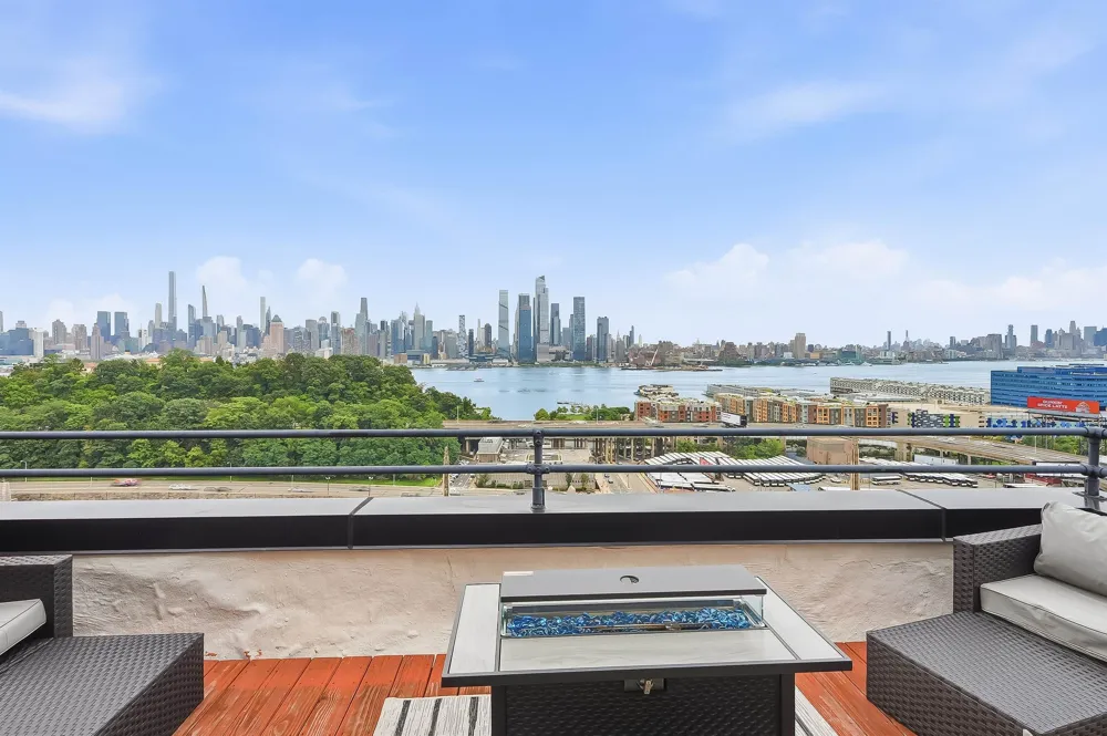 530 GREGORY AVE Weehawken, NJ 07086