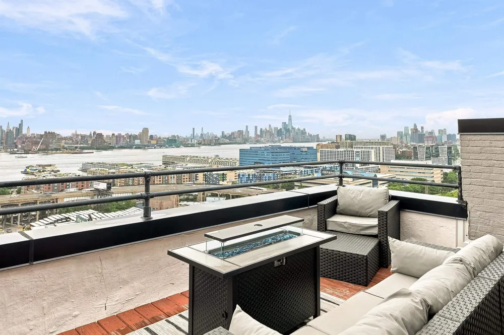 530 GREGORY AVE Weehawken, NJ 07086