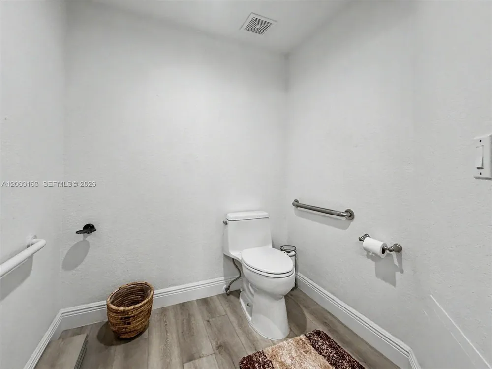 10700 NW 66th St #513 Doral, FL 33178