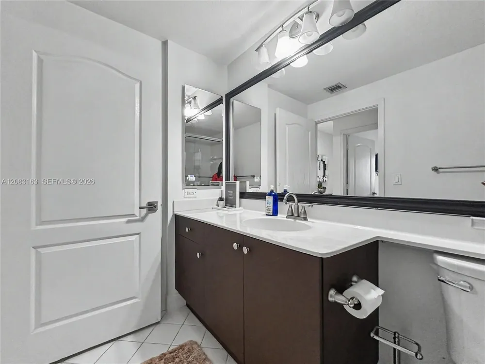10700 NW 66th St #513 Doral, FL 33178