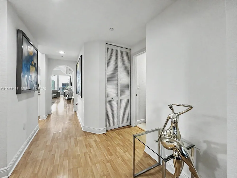 10700 NW 66th St #513 Doral, FL 33178