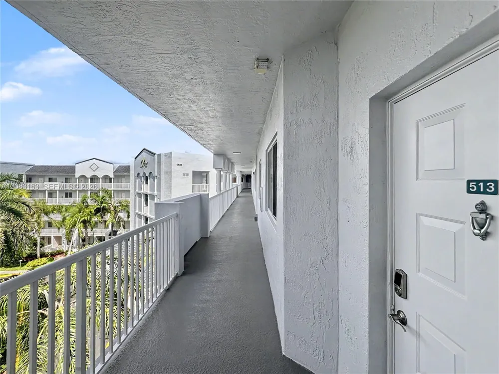 10700 NW 66th St #513 Doral, FL 33178
