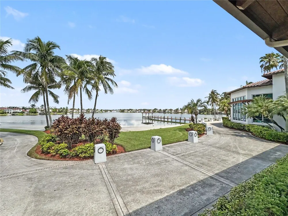 10700 NW 66th St #513 Doral, FL 33178