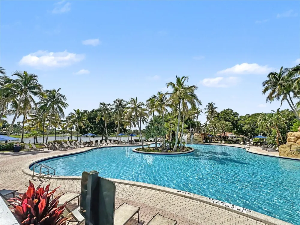10700 NW 66th St #513 Doral, FL 33178