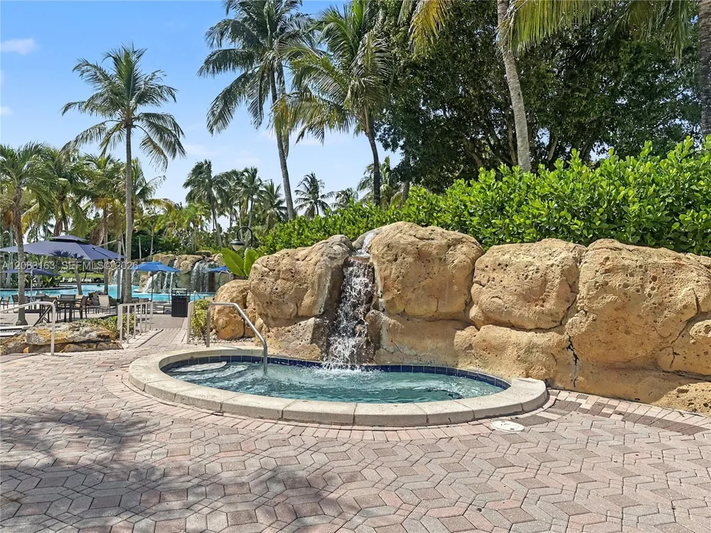 10700 NW 66th St #513 Doral, FL 33178