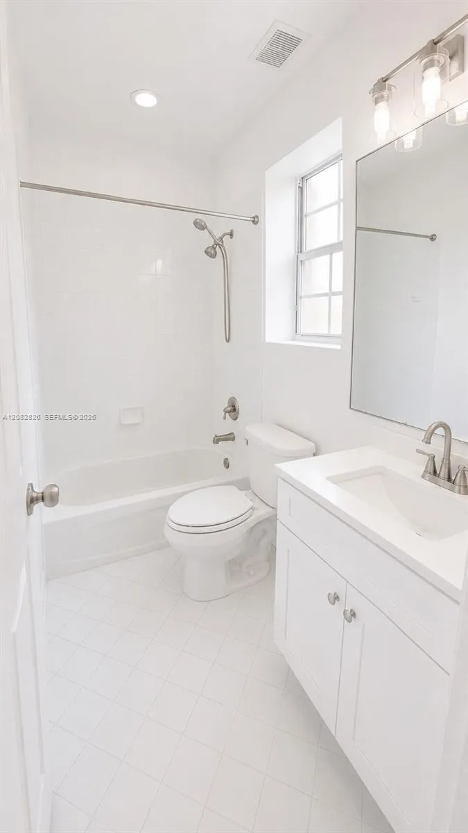 1570 NE 33rd Rd #103-11 Homestead, FL 33033