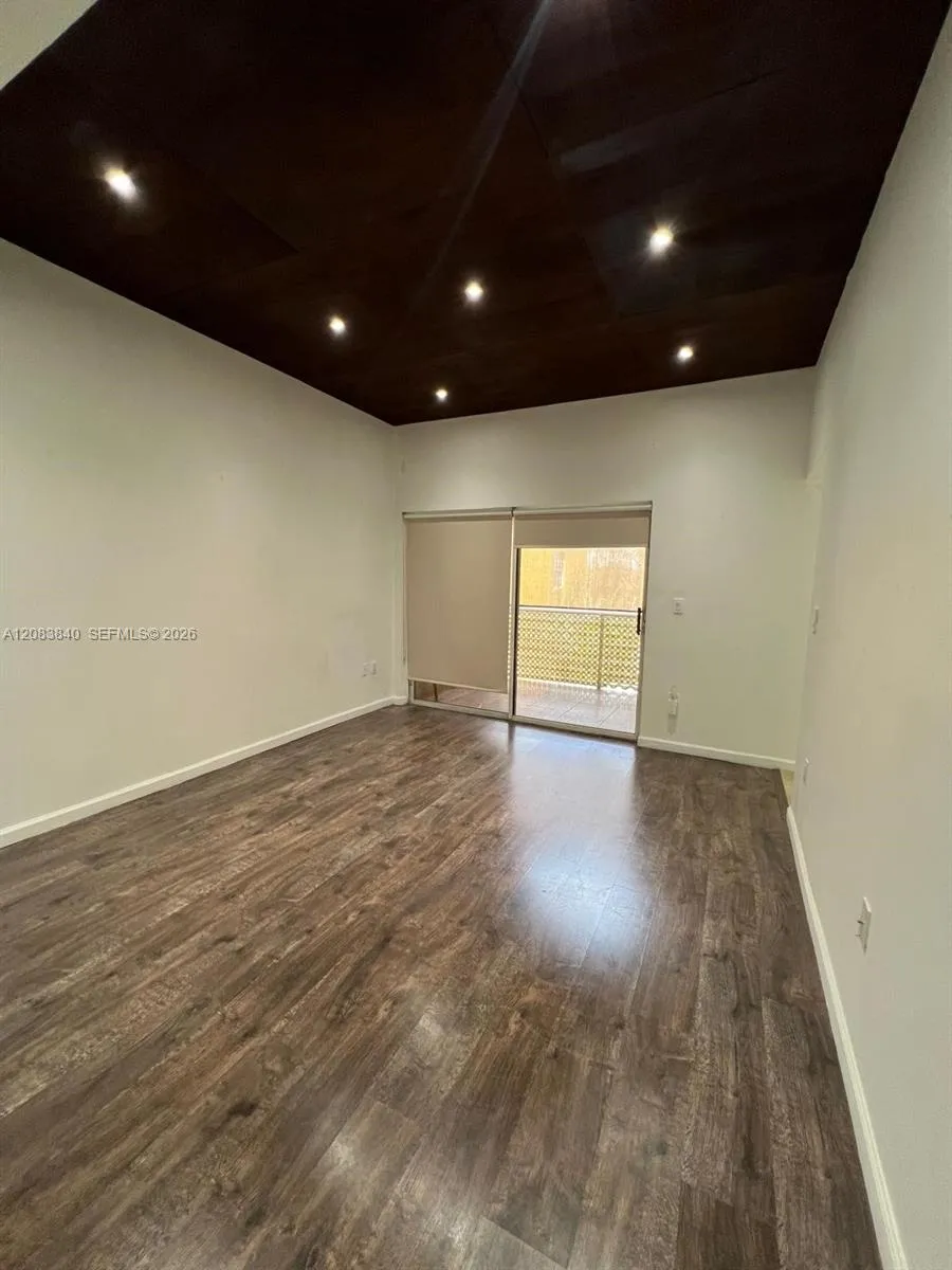 9715 Fontainebleau Blvd #E308 Miami, FL 33172