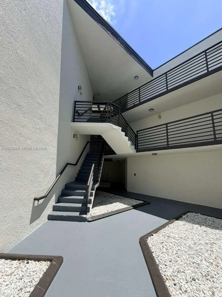 9715 Fontainebleau Blvd #E308 Miami, FL 33172