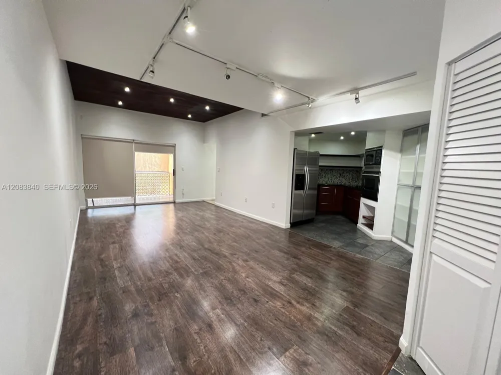 9715 Fontainebleau Blvd #E308 Miami, FL 33172