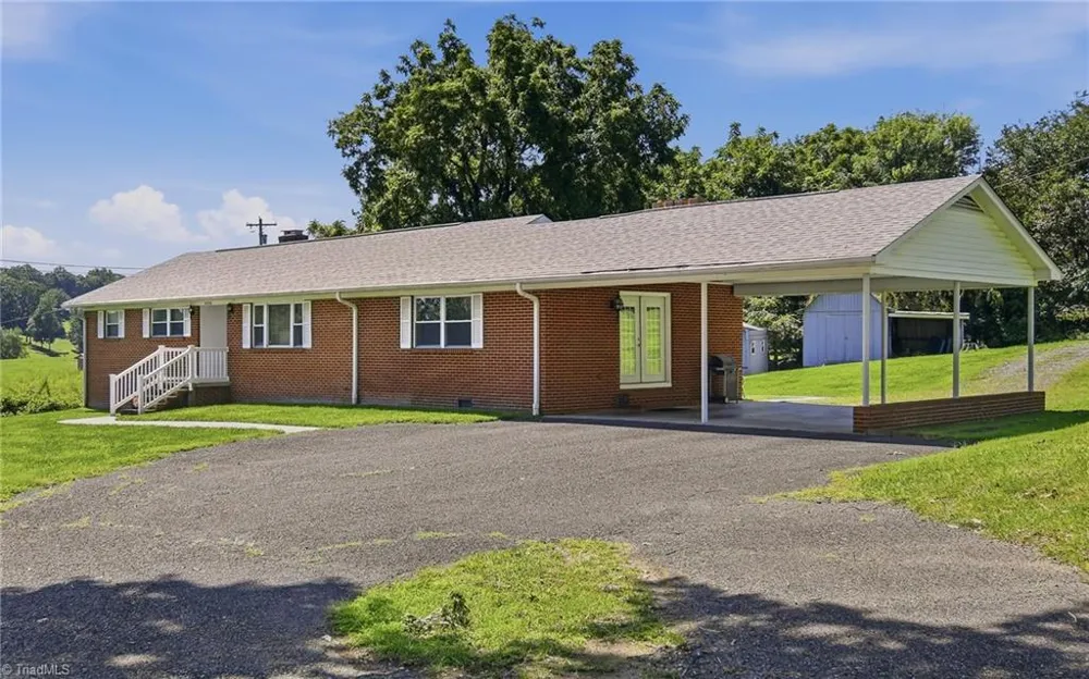 3438 E Pine Street Mount Airy, NC 27030