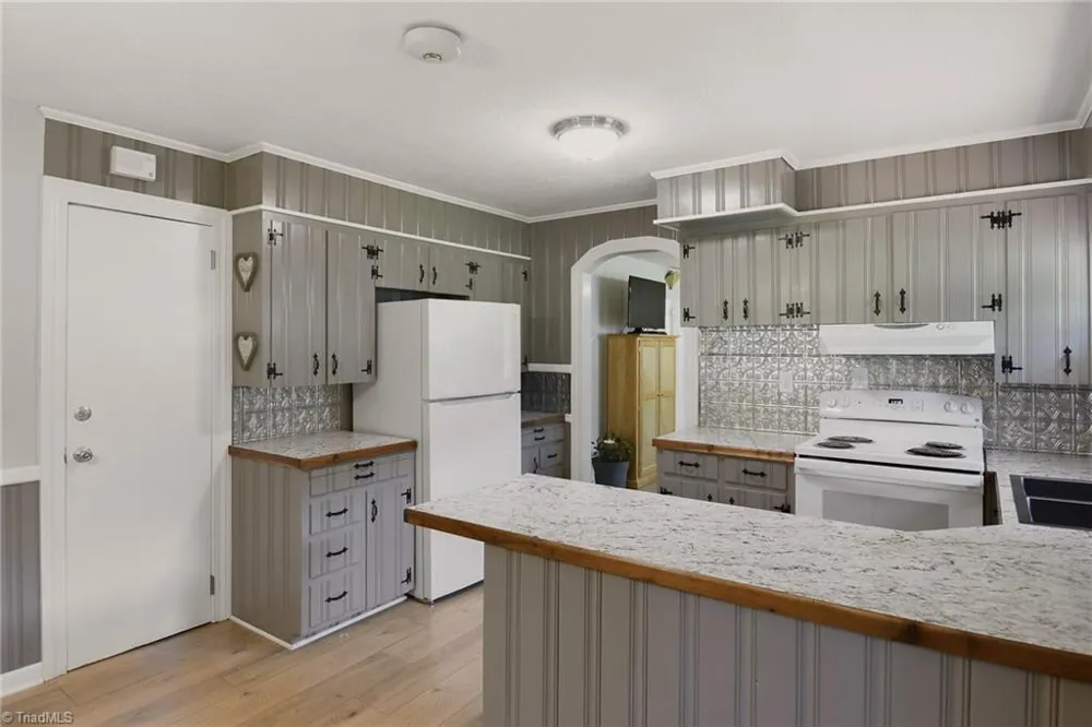 3438 E Pine Street Mount Airy, NC 27030