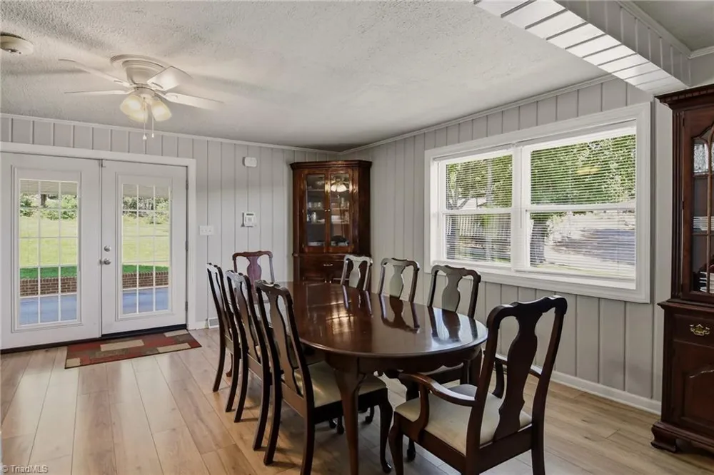 3438 E Pine Street Mount Airy, NC 27030