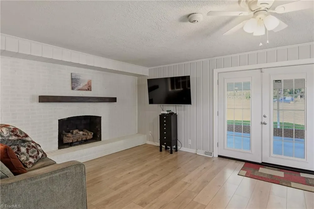 3438 E Pine Street Mount Airy, NC 27030