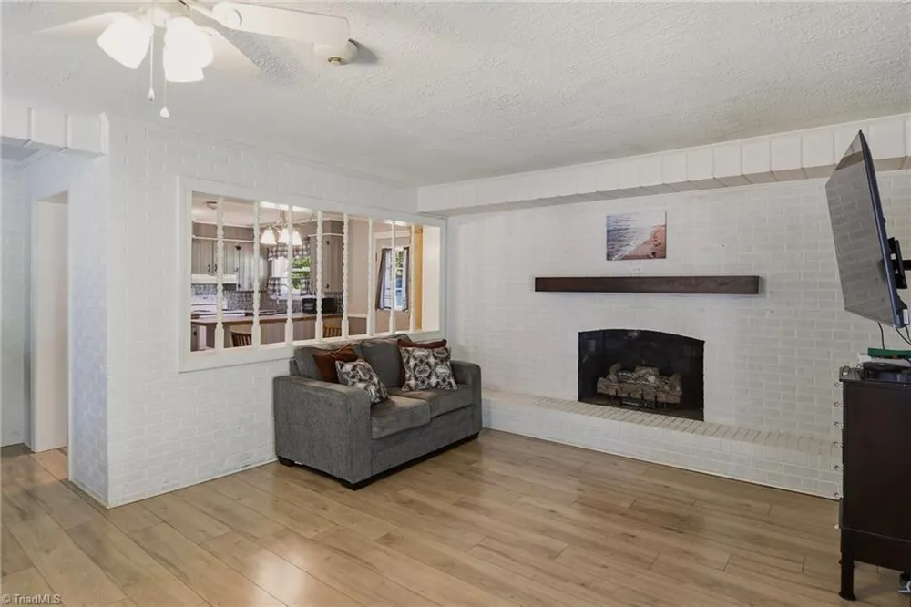 3438 E Pine Street Mount Airy, NC 27030