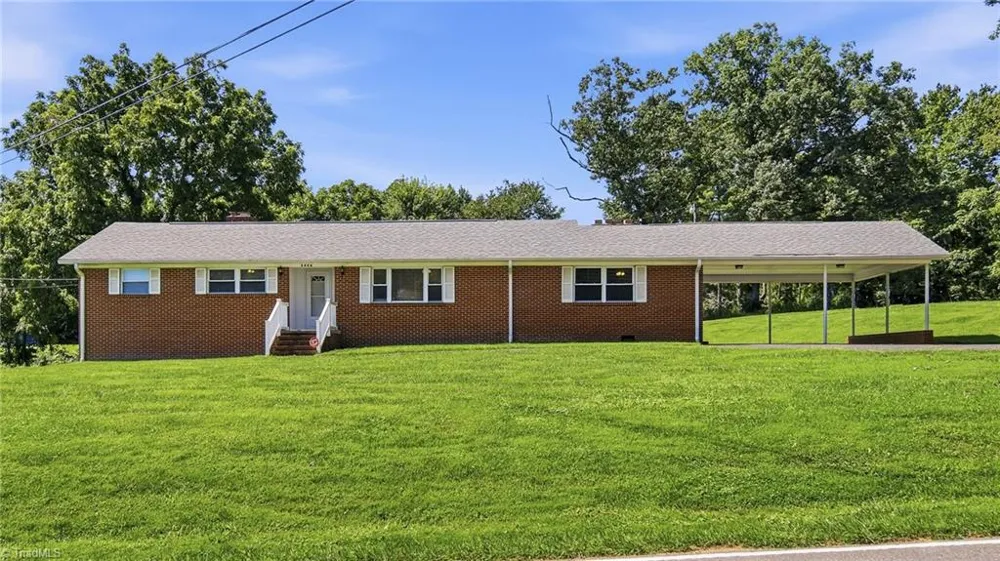 3438 E Pine Street Mount Airy, NC 27030