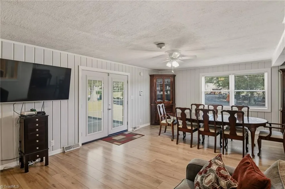 3438 E Pine Street Mount Airy, NC 27030