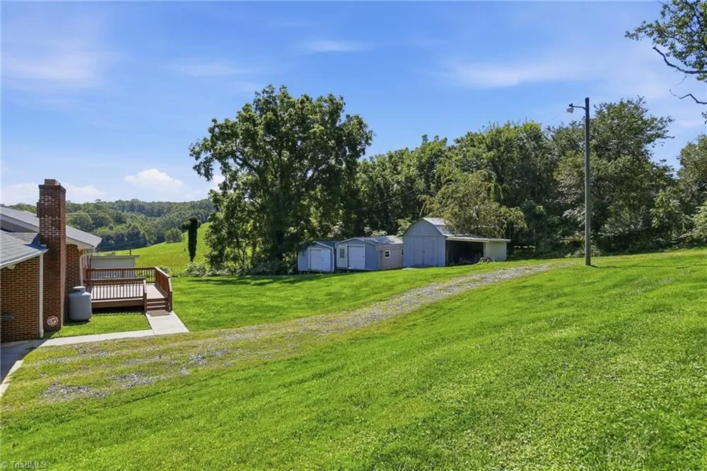 3438 E Pine Street Mount Airy, NC 27030