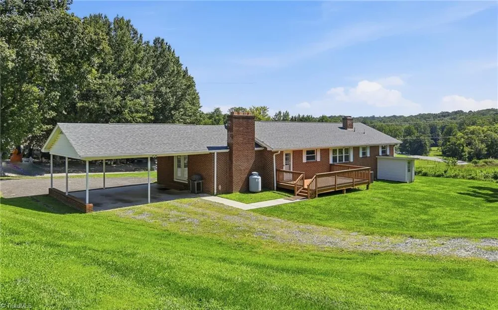 3438 E Pine Street Mount Airy, NC 27030