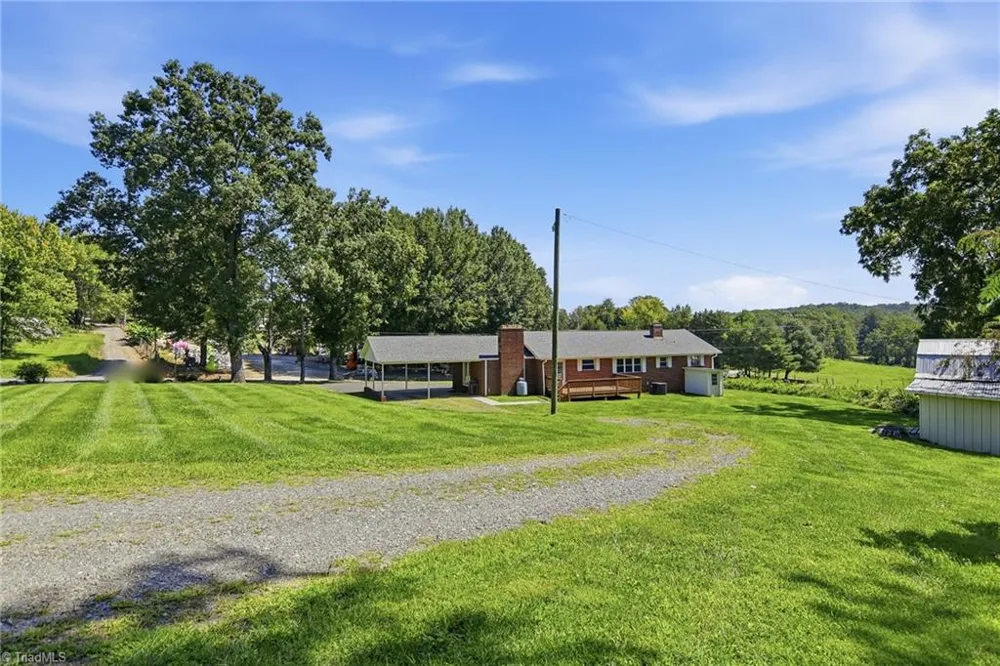3438 E Pine Street Mount Airy, NC 27030