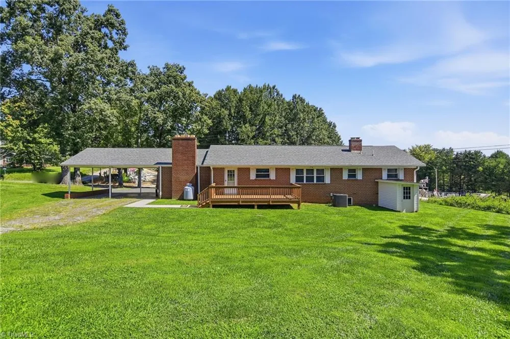 3438 E Pine Street Mount Airy, NC 27030