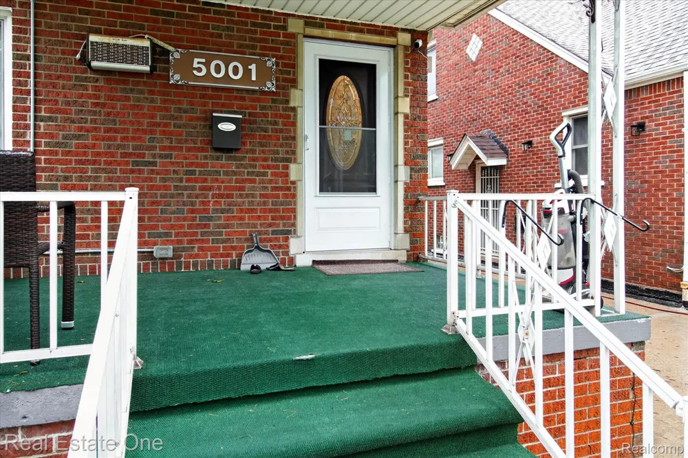 5001 REUTER STREET Dearborn City, MI 48126