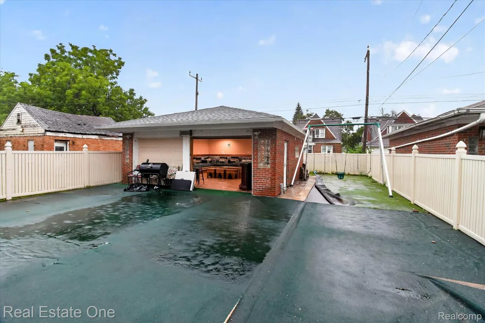 5001 REUTER STREET Dearborn City, MI 48126