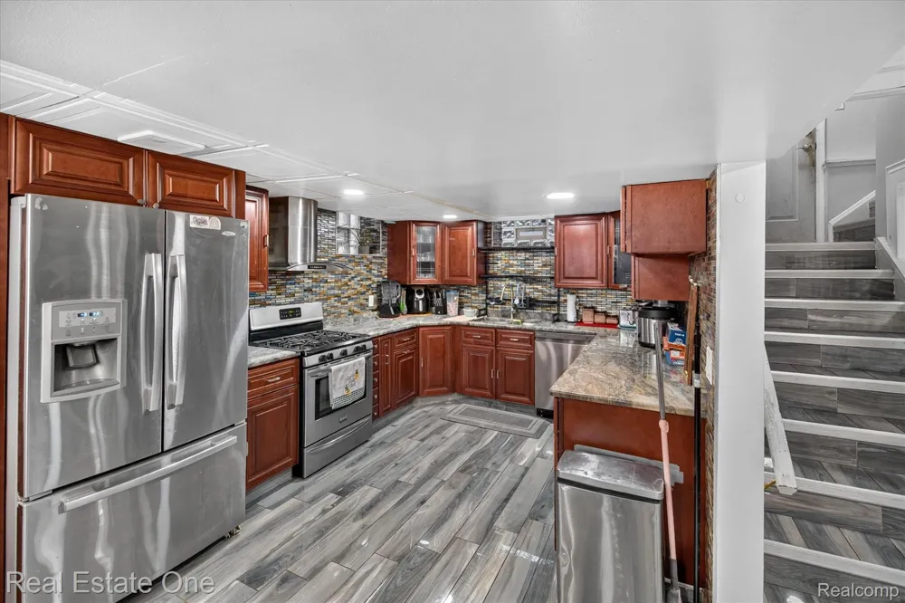 5001 REUTER STREET Dearborn City, MI 48126