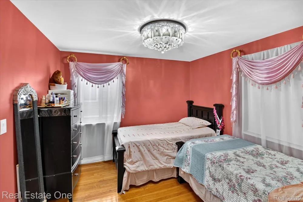 5001 REUTER STREET Dearborn City, MI 48126