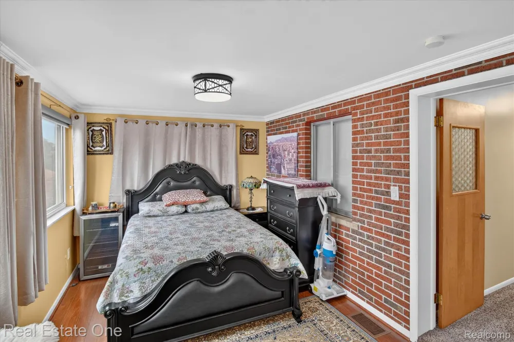 5001 REUTER STREET Dearborn City, MI 48126