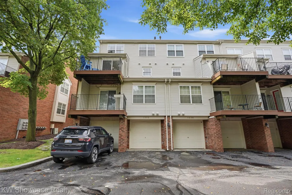 1522 Maryland Club Drive Royal Oak City, MI 48067