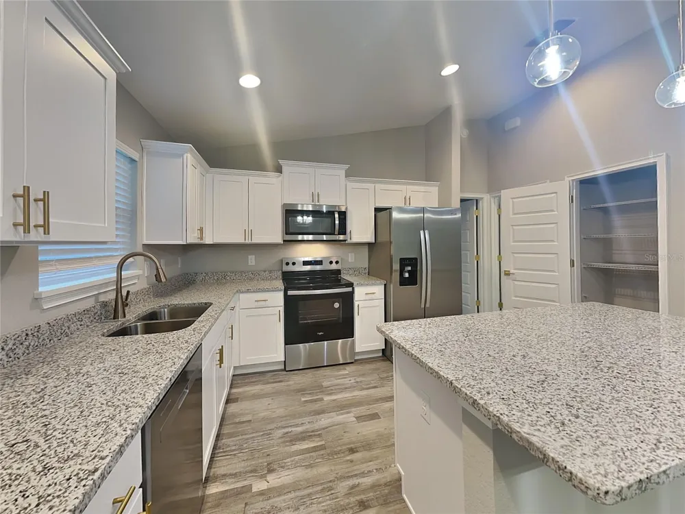 13 LOCUST LOOP CIRCLE ocala, FL 34472
