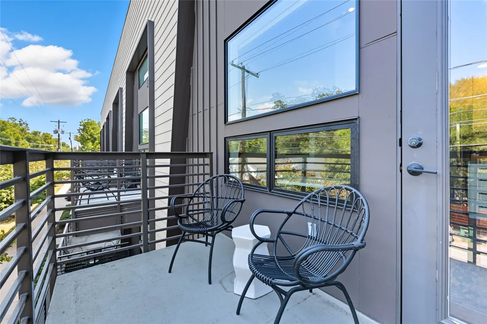 49 Navasota Street #205 Austin, TX 78702