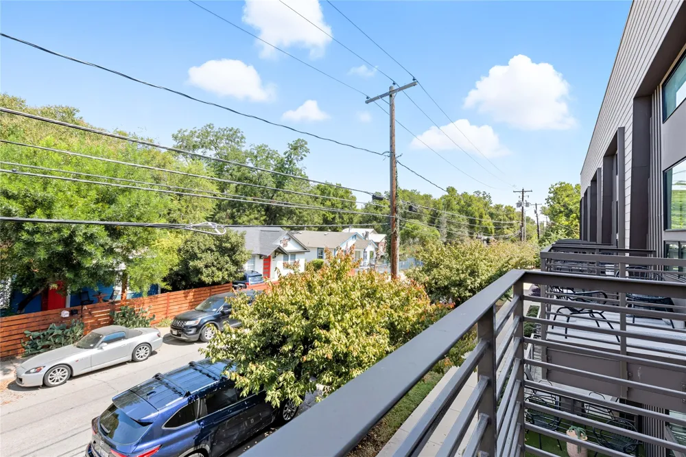 49 Navasota Street #205 Austin, TX 78702