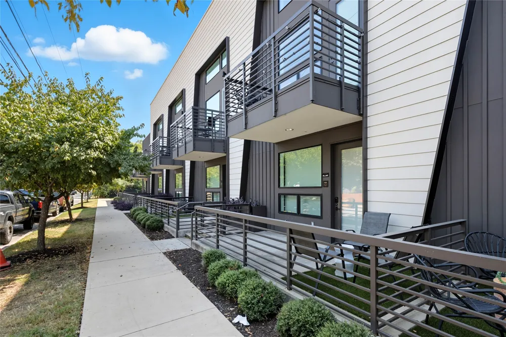49 Navasota Street #205 Austin, TX 78702