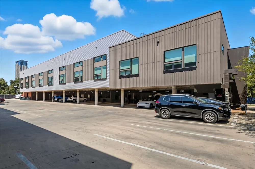 49 Navasota Street #205 Austin, TX 78702