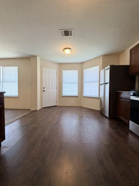 18421 Crestwind Cove Elgin, TX 78621