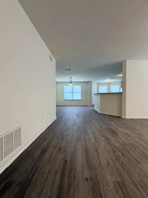 18421 Crestwind Cove Elgin, TX 78621