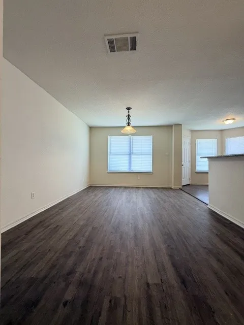 18421 Crestwind Cove Elgin, TX 78621