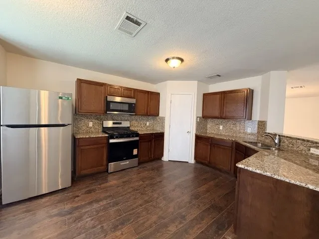 18421 Crestwind Cove Elgin, TX 78621