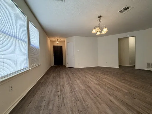 18421 Crestwind Cove Elgin, TX 78621