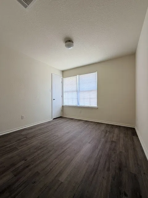 18421 Crestwind Cove Elgin, TX 78621